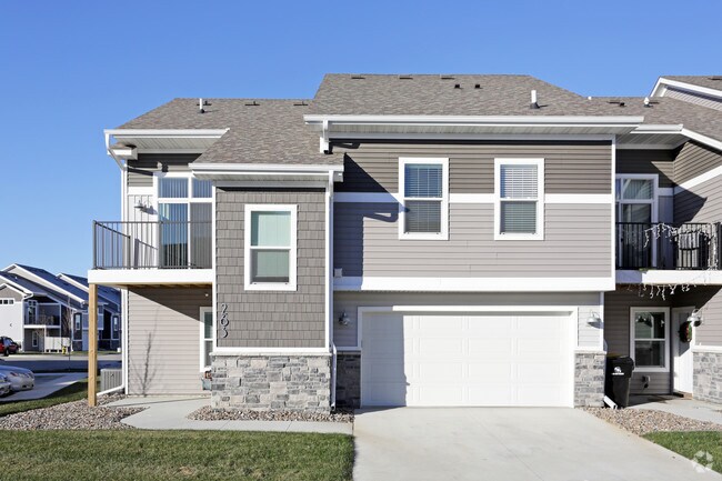Boulder Pointe - Boulder Pointe Townhomes/ Tallgrass Ranches