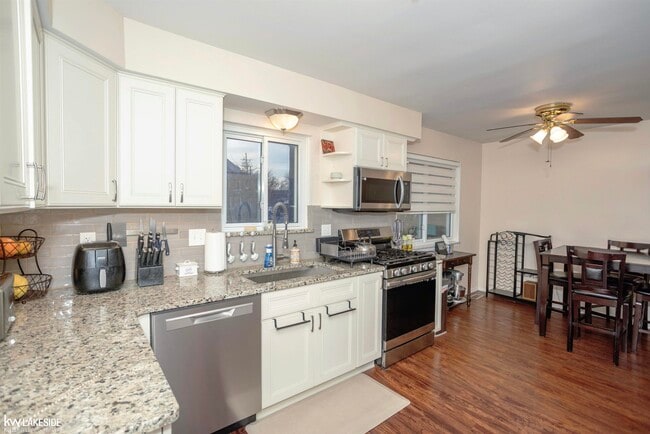 Photo - 28115 Little Mack Ave