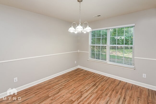 Photo - 222 Kendra Dr SW