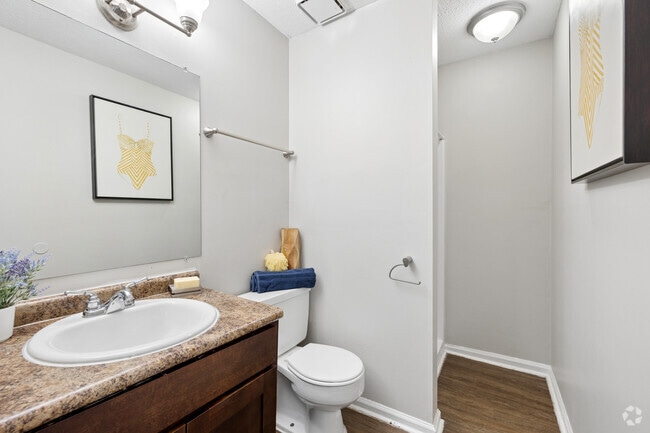 Townhome - 3BR, 2BA - 1,222SF - Second Bathroom