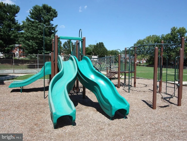 Photo - 1583 Doxbury Rd