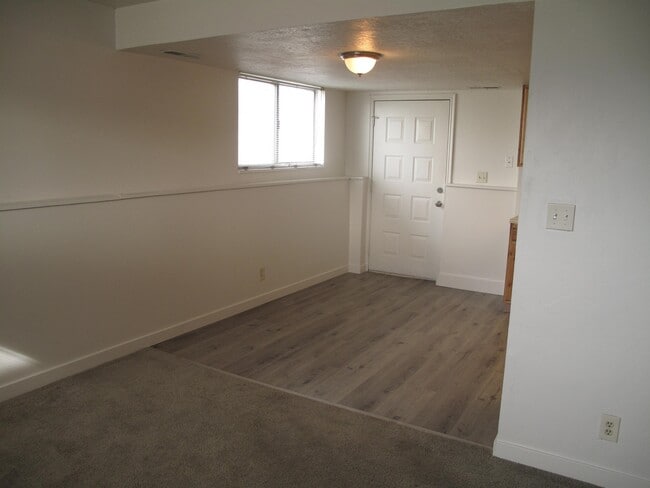 3181-3185 S 2050 W