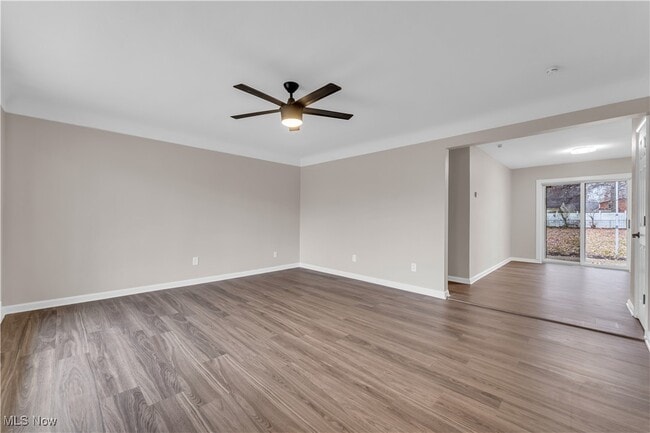 Photo - 6775 Middlebrook Blvd