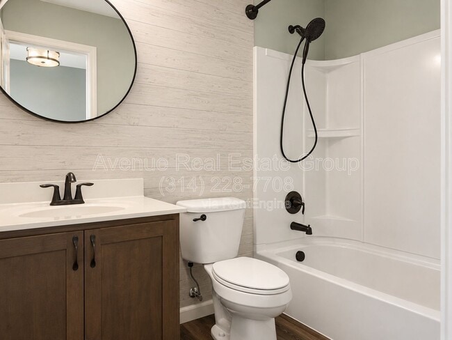 Photo - 1016 Westlake Village Dr
