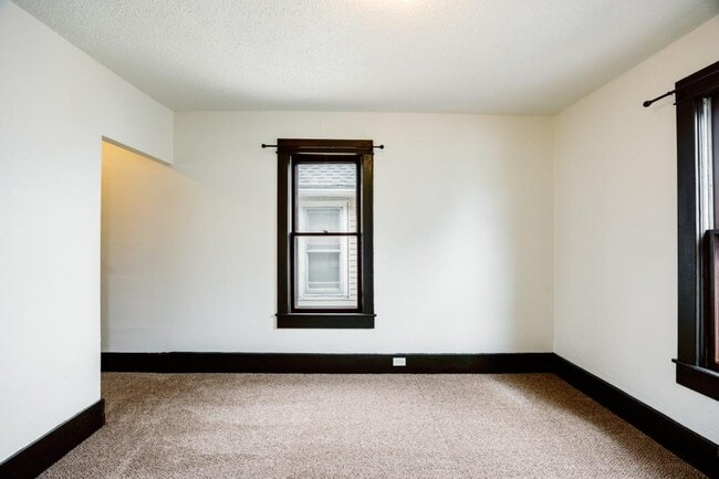 Photo - 218 1/2 W 7th