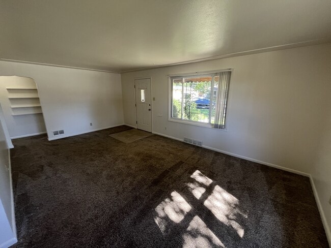 Photo - 2401 Marshall St