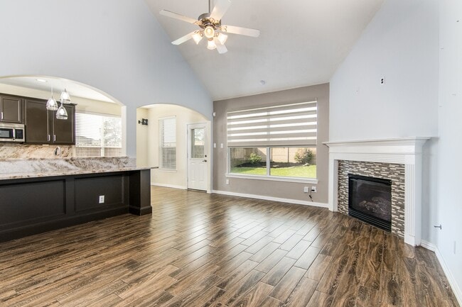 Photo - 22015 Field Green Dr