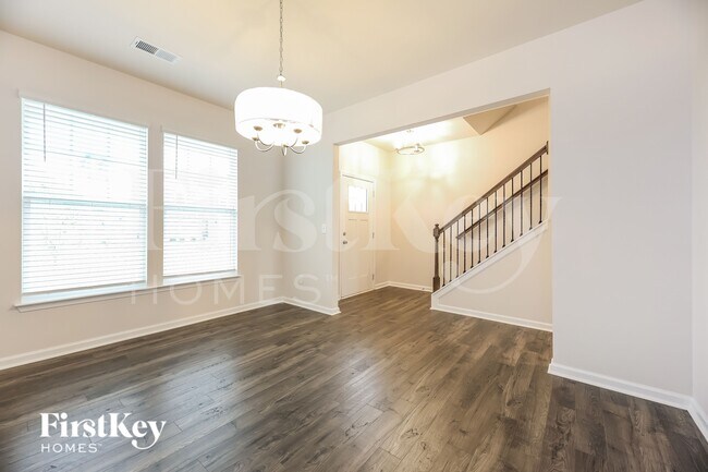 2 Ramblehurst Rd