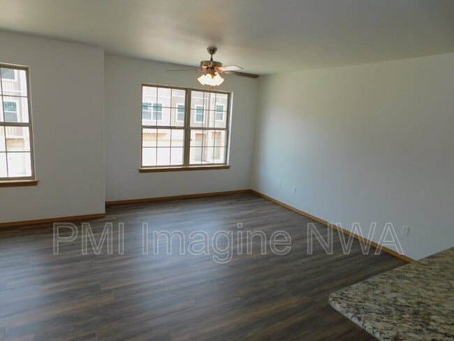Photo - 265 S Rolling Woods Way