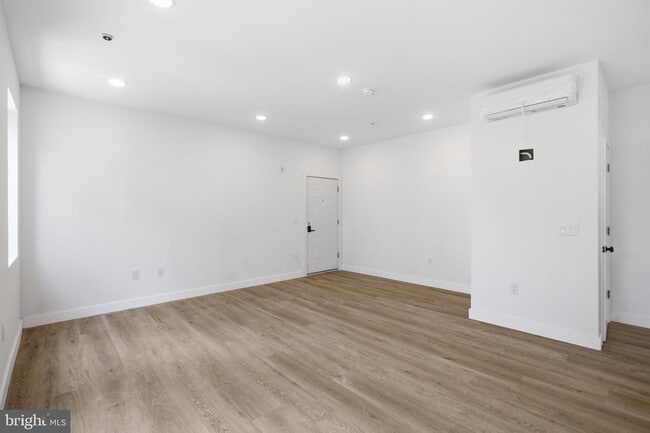 Photo - 613 Brooklyn St Unit 10
