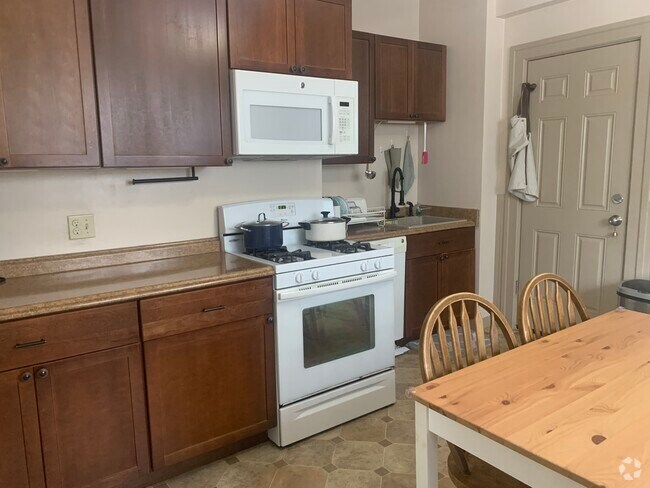 Building Photo - 15 Harding St Unit 1 Rental