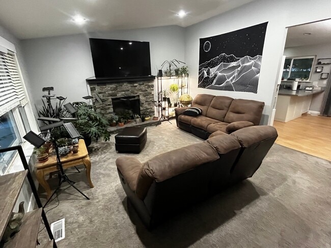 Photo - 6823 S 1905 W