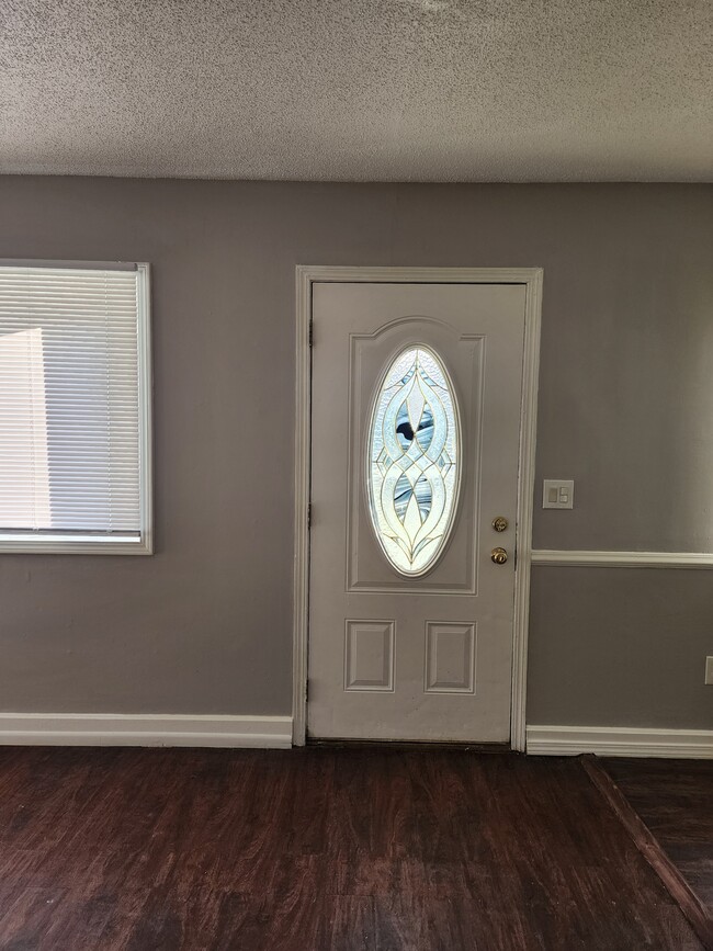 Photo - 8619 Republic Ave