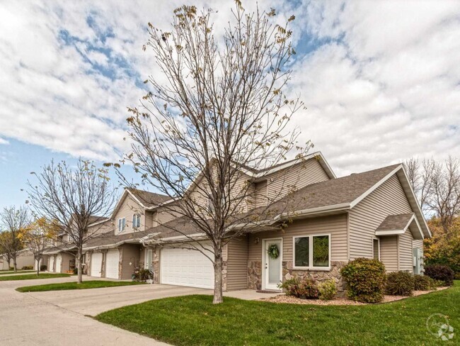 Building Photo - Beaver Creek Townhomes