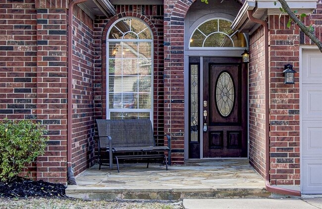 Building Photo - 6005 Sierra Leon