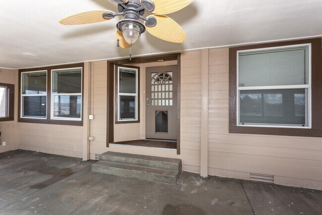 Photo - 333 E Wandering Trl