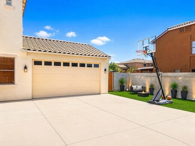 Photo - 8611 S 45th Glen