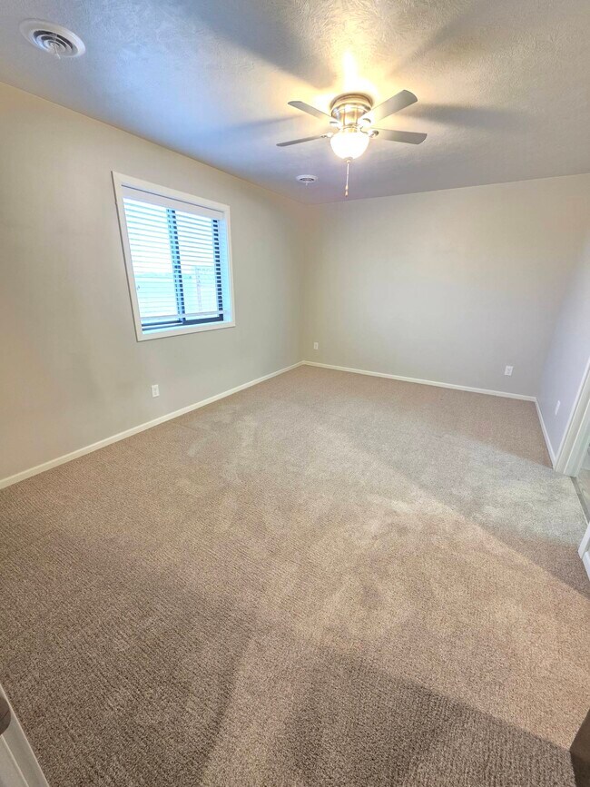 Photo - 2050 Quail St