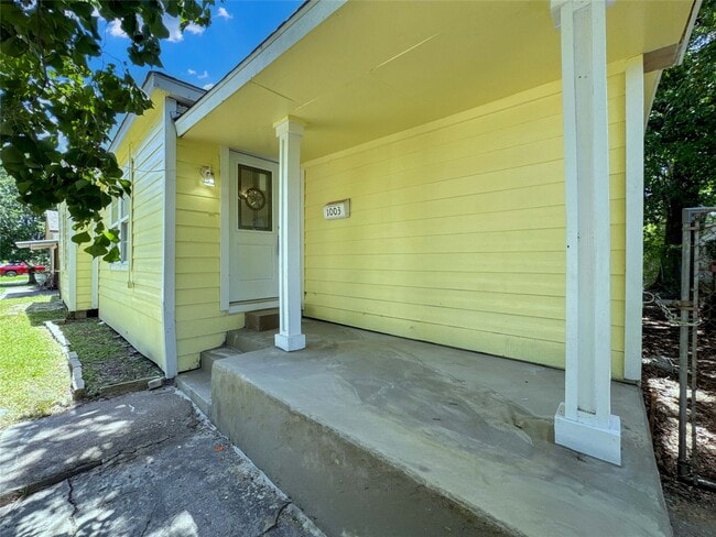 Photo - 1003 W Hart Ave