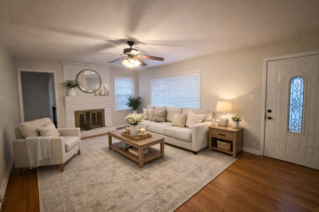 ***VIRTUALLY STAGED*** - 407 Collins Ave