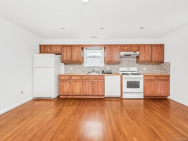 Photo - 812 Howard Ave Unit 2nd floor