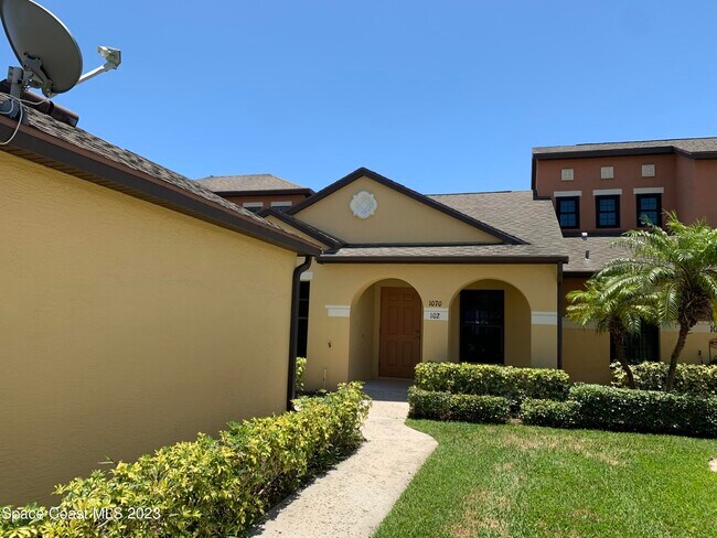 Photo - 1070 Luminary Cir