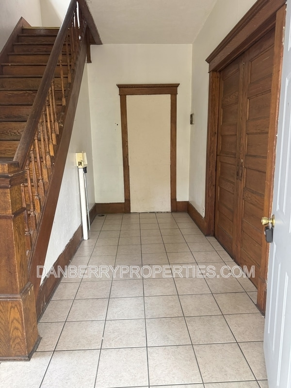 Building Photo - 428 S Main St Rental