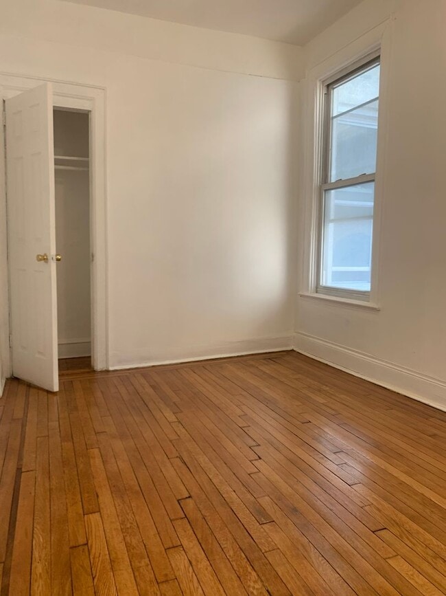 Building Photo - 515 Eastern Pkwy Unit 2