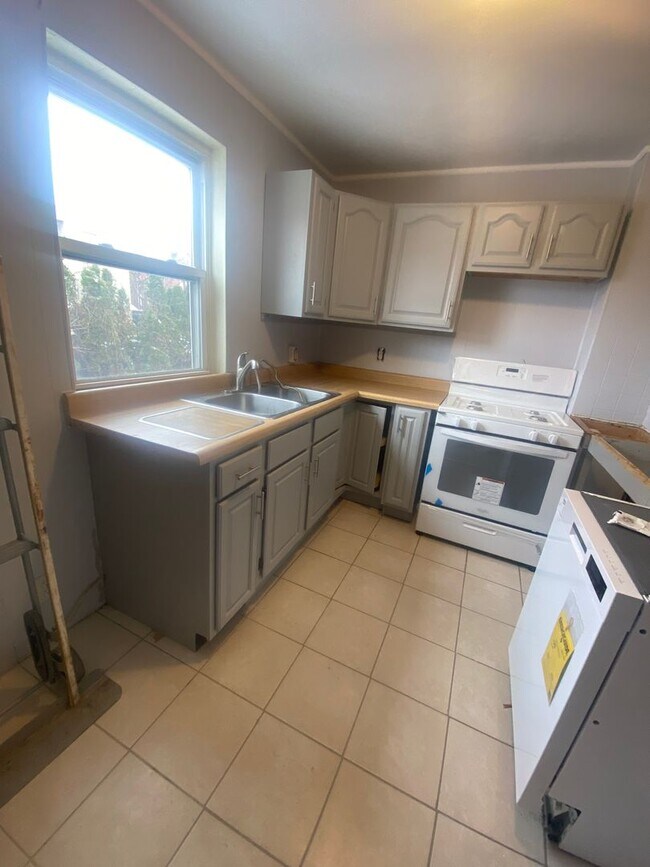 Photo - 3424 1/2 Ward St Unit 2