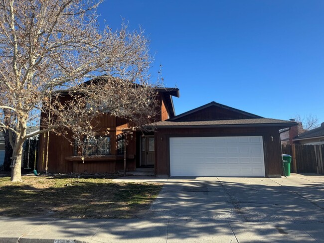 Photo - Spacious 5 Bedroom Home in NW Reno