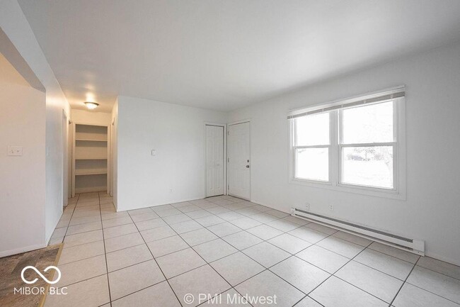 Photo - 4881 300W Unit 6