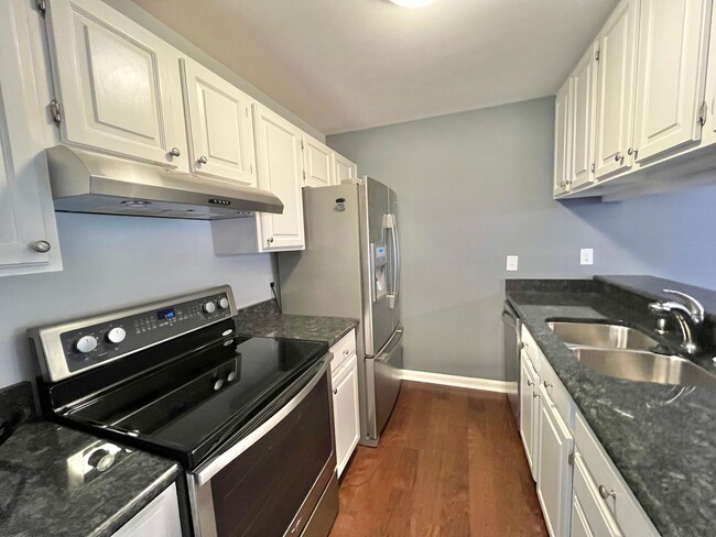 OFFERING WAIVED APPLICATION FEES 100 Condominio Raleigh NC offering-waived-application-fees-100-condominio-raleigh-nc