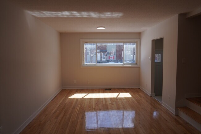 Photo - 381 Presland Rd