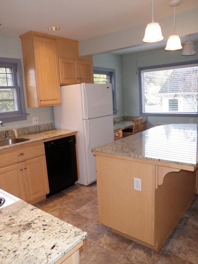 Photo - 9628 8th Ave NE