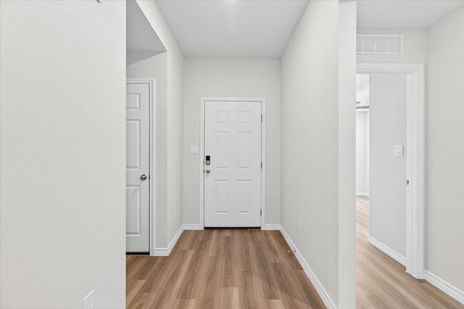 Photo - 1626 Comfy Wy