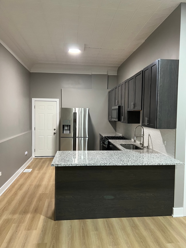 Kitchen - 3001 W 41st St Unidad 1F