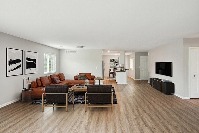 0012-Interior - 83 West