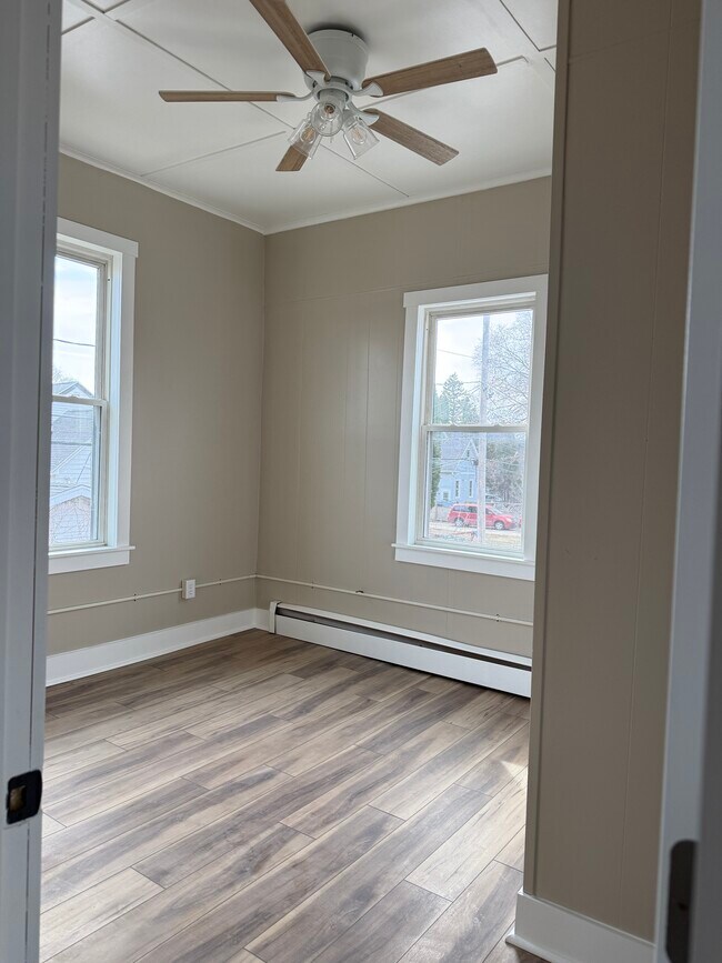 Photo - 264 Fond du Lac Ave