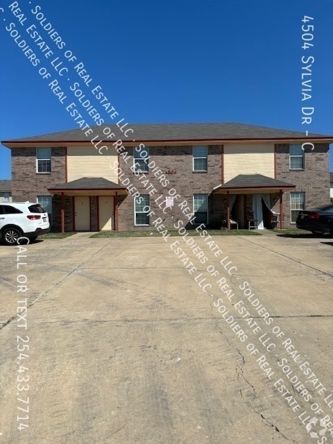 Building Photo - 4504 Sylvia Dr Unit C Rental