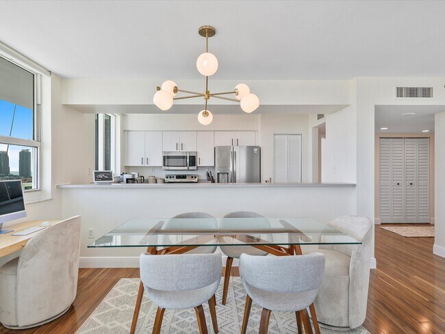 Photo - 650 West Ave Unidad 1812