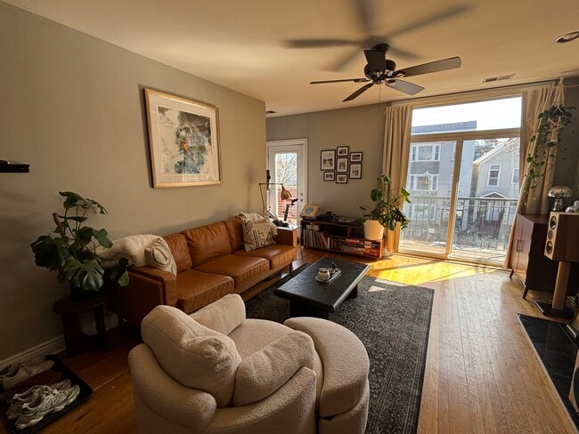 Building Photo - 1710 N Whipple St Unit 1710 N Whipple St