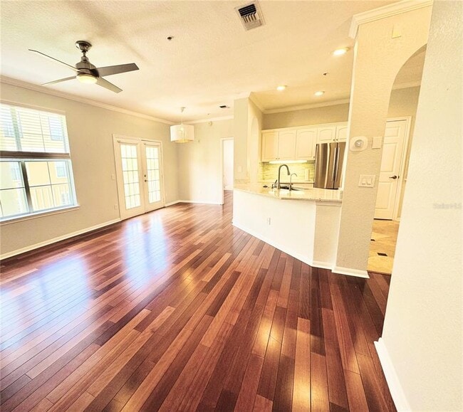 Building Photo - 860 N Orange Ave Unit 332