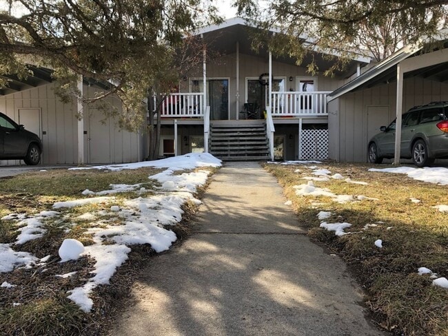 Spacious and charming conveniently located... - Spacious and charming conveniently located... Apartment Unit B