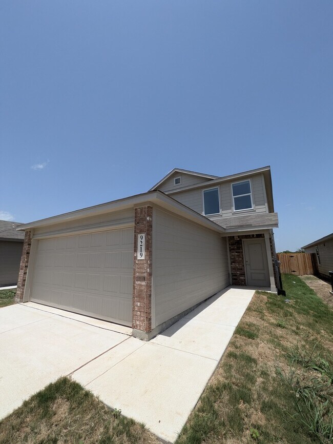 9219 Campbell Wy