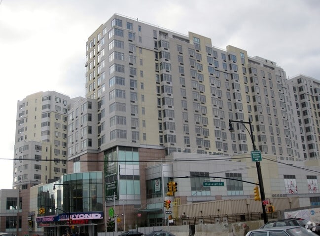 Photo - Sky View Parc