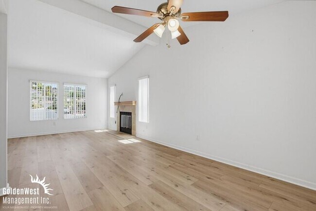Charming 3Bdm 2Ba Home with Modern Updates and Private Outdoor Space in Gated Commnity!