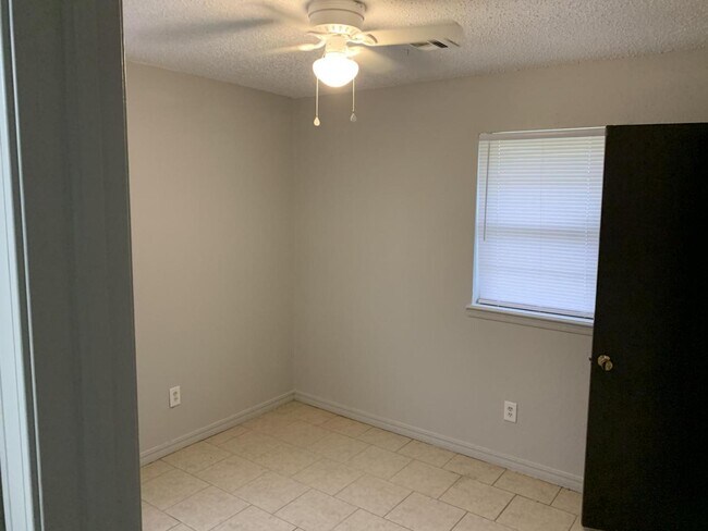 Photo - 2608 SE 45th St