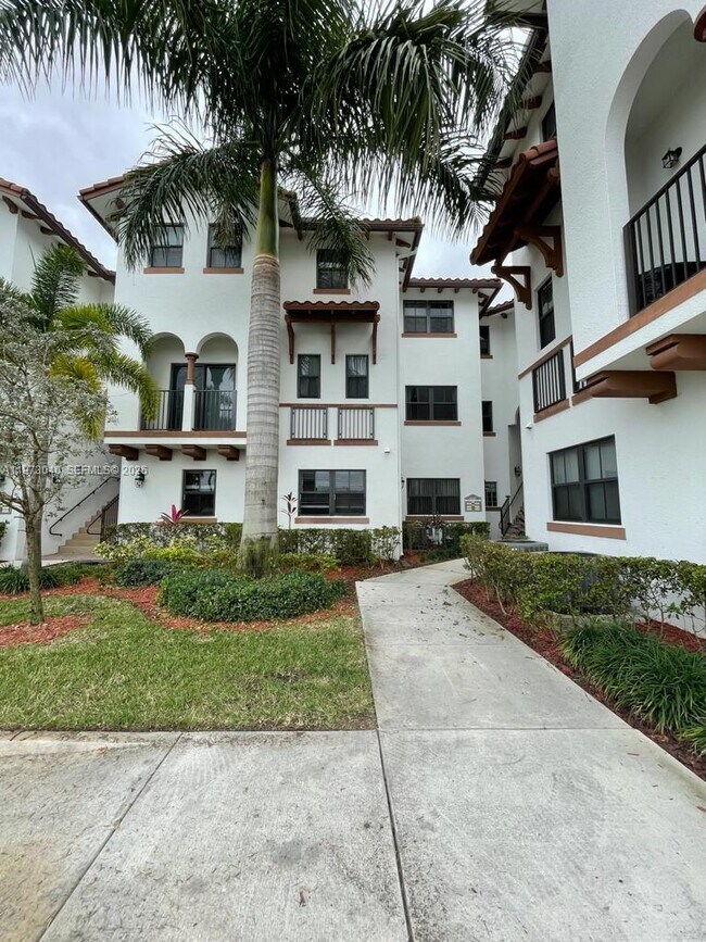 Photo - 10600 NW 88th St Unit 108