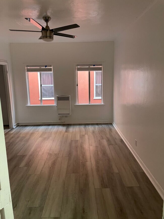 1438 Wright LLC