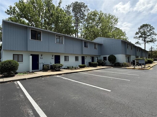 Building Photo - 3600 SW 19th Ave